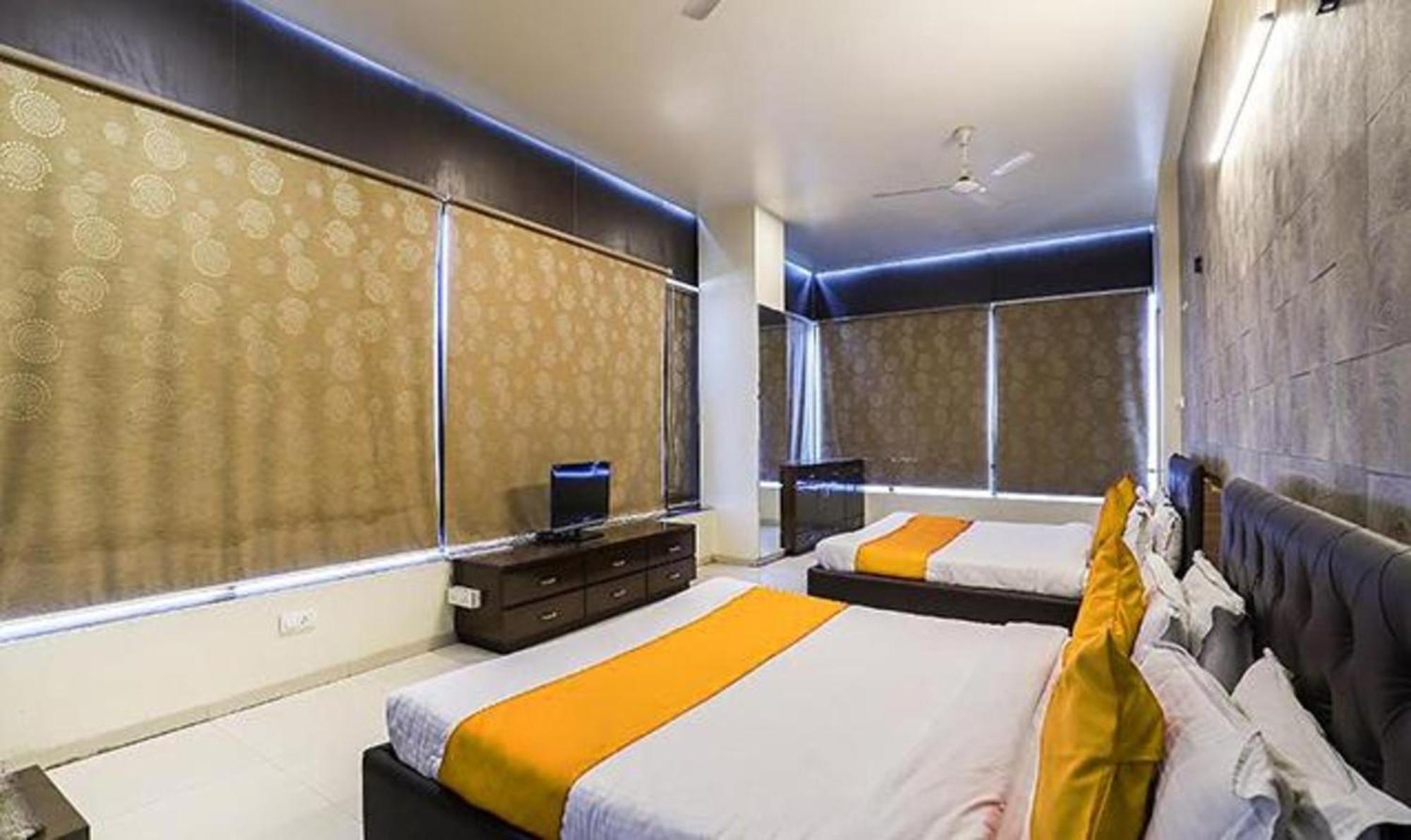 Hotel O Marigold Surat Bagian luar foto