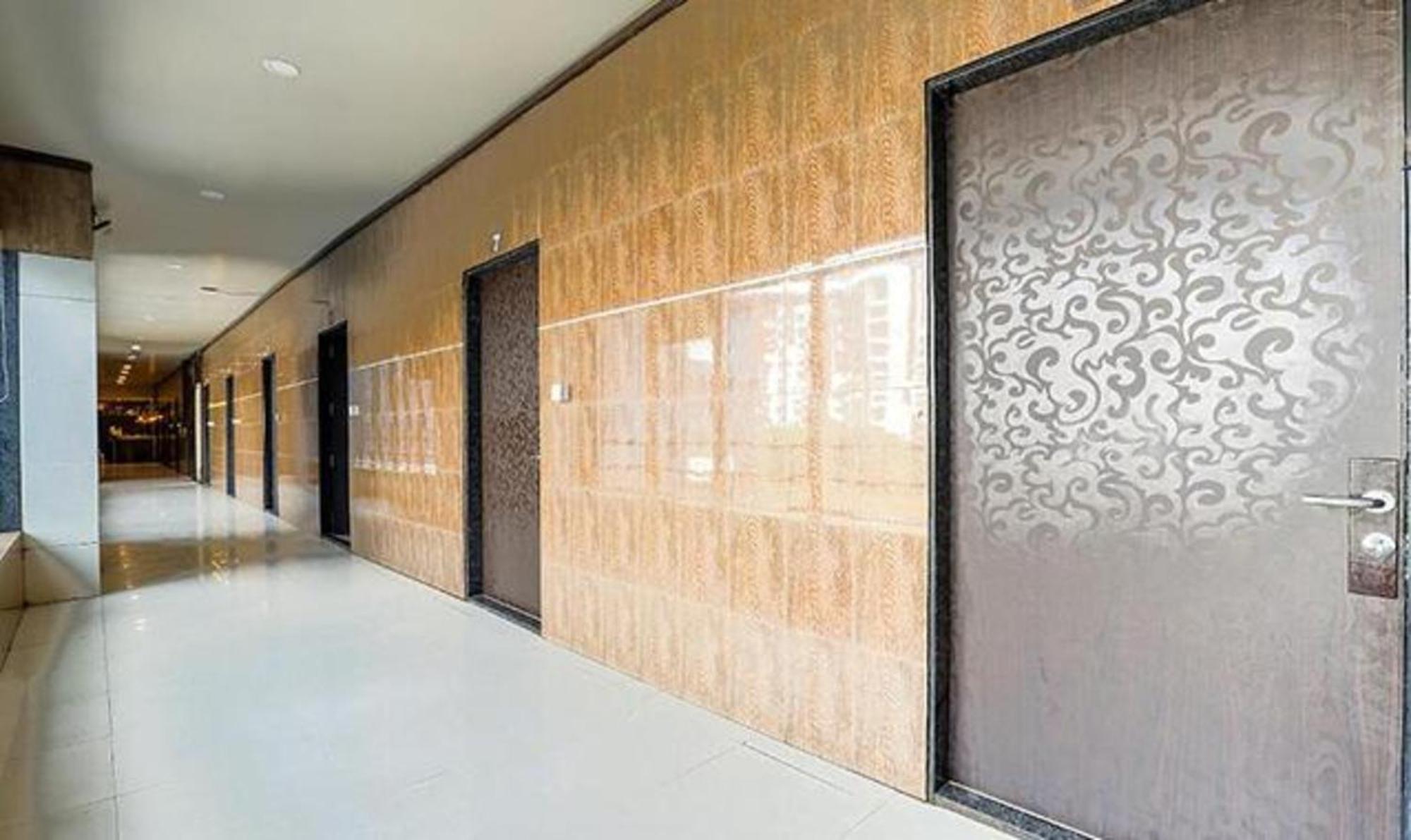 Hotel O Marigold Surat Bagian luar foto