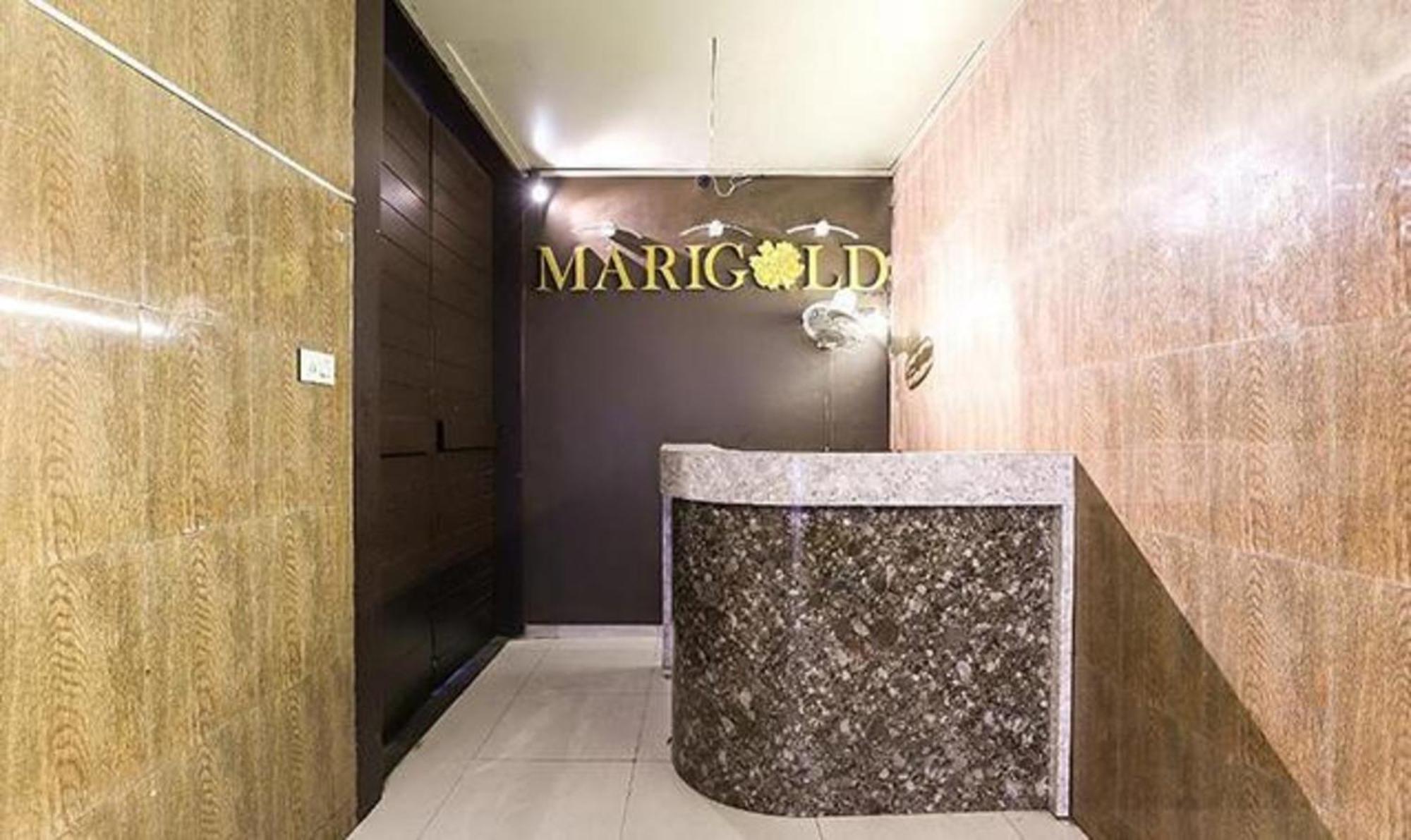 Hotel O Marigold Surat Bagian luar foto